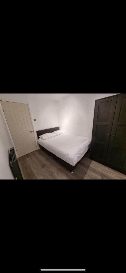 Modern 2 Bed Apartment & Free Parking カンタベリー エクステリア 写真