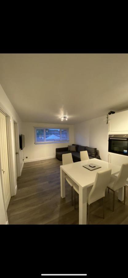 Modern 2 Bed Apartment & Free Parking カンタベリー エクステリア 写真